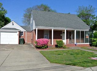 27 Langston Blvd, Hampton, VA 23666