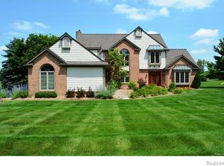 8118 Sashabaw Ridge Dr, Clarkston, MI 48348