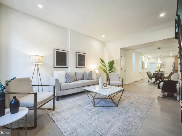 807 Dickinson St, Philadelphia, PA 19147