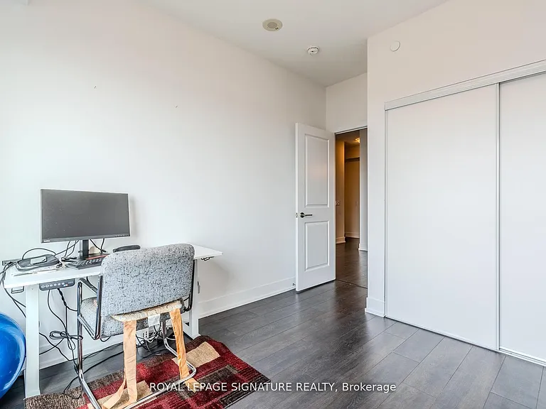 1215 Bayly St #Penthouse 206 — Photo 18