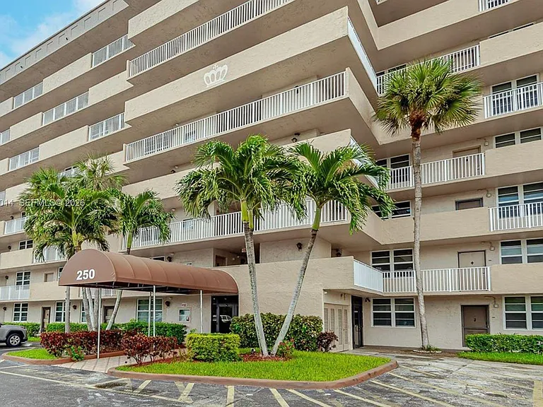 250 Jacaranda Dr #608 — Photo 29