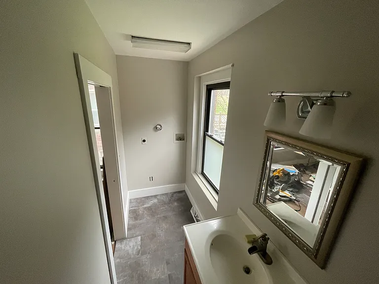 408 Washington St — Photo 6