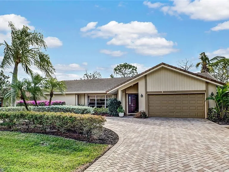 9977 Treasure Cay Ln — Photo 1