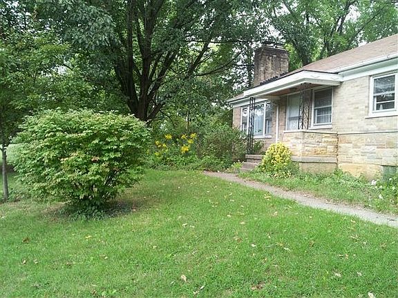 Lots of Greenspace and Shade Trees!