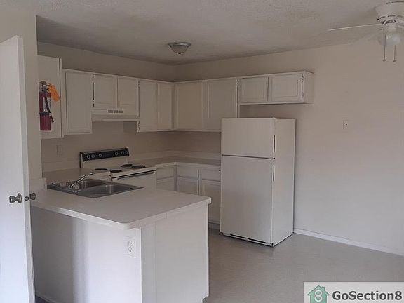 3rd image of 2682 Wedge St