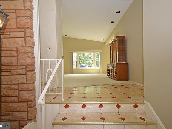 5th image of 9339 Edway Cir