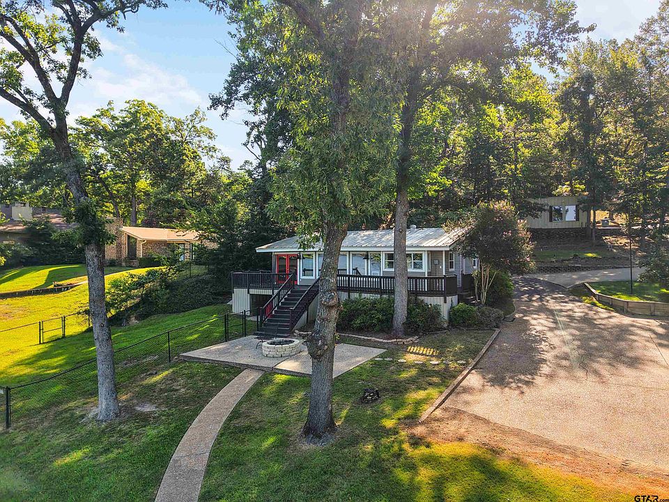 1st image of 1907 E Lake Dr
