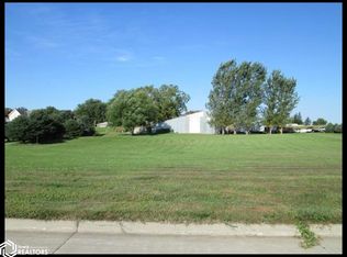 808 Jones St, Walnut, IA 51577