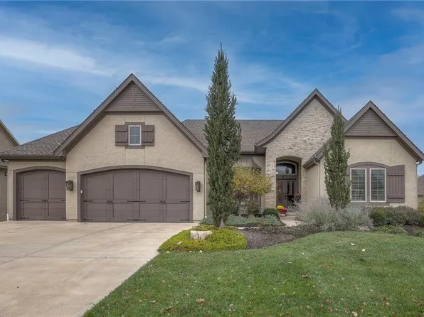 3104 W 156th St, Overland Park, KS 66224
