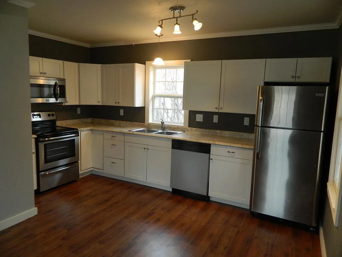 2 bed, 1400 sqft, $1,300 — Photo 1