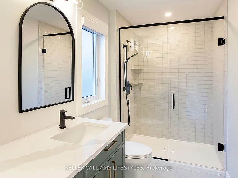 121 Cathcart St #A — Photo 11