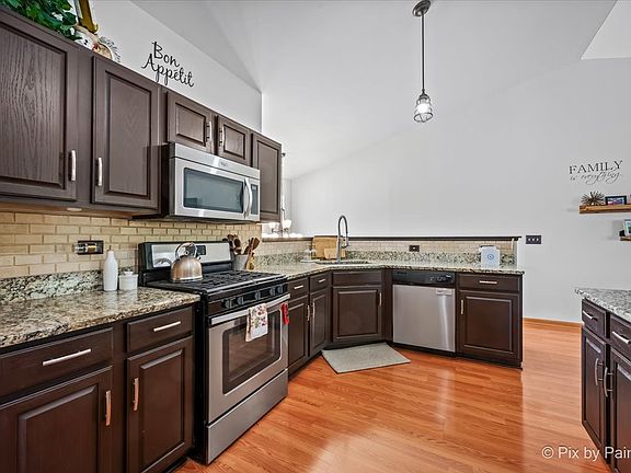3rd image of 290 Nicole Dr Unit E