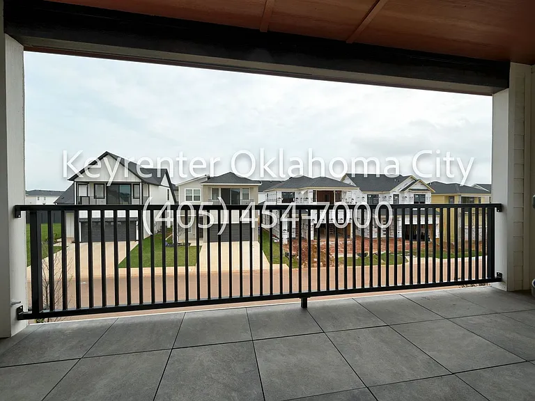 2544 NW 130th St — Photo 39