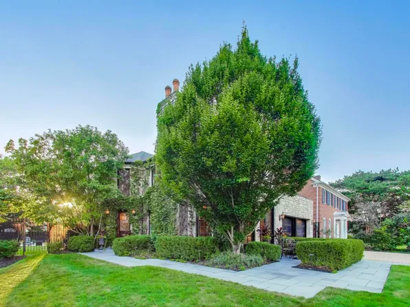 (undisclosed Address), River Forest, IL 60305