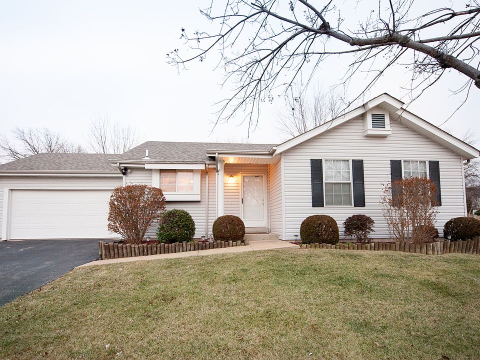 Front, vinyl siding.