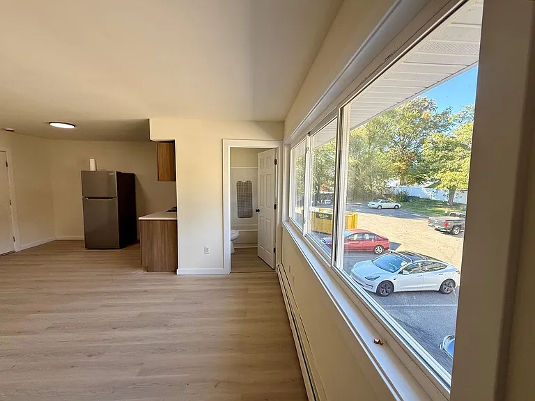 75 South Ave — Photo 3
