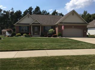 22 Nicholas Ln, Lancaster, NY