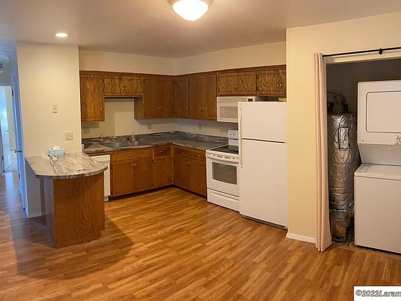 3rd image of 1724 Fetterman Dr APT 1