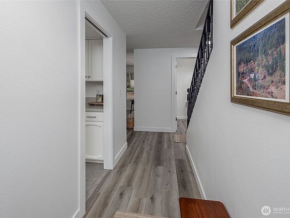4th image of 22218 NE 116th Circle