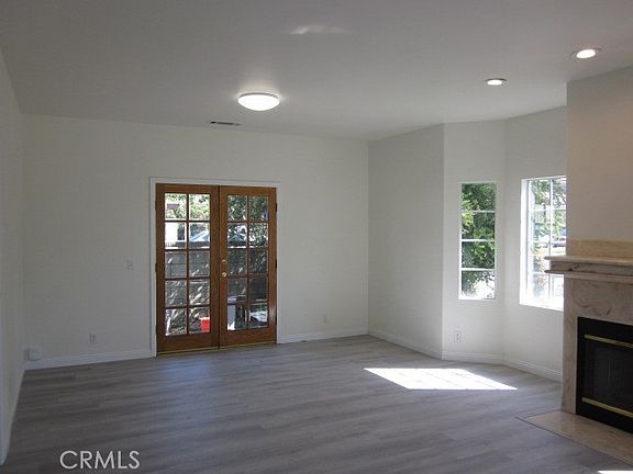 5th image of 6017 Primrose Ave