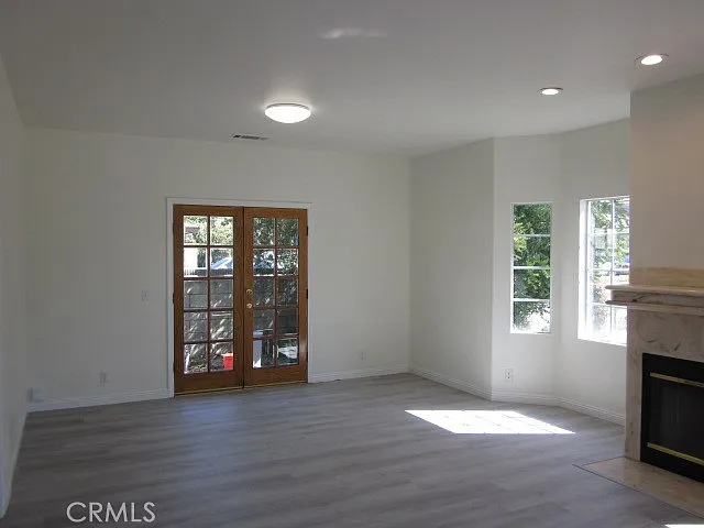 6017 Primrose Ave — Photo 5