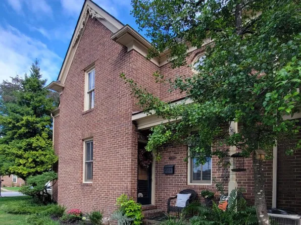 215 N 5th St, Bardstown, KY 40004
