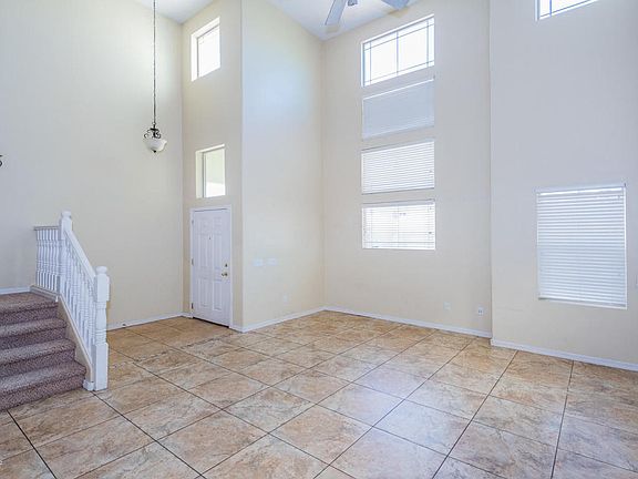 3rd image of 109 E Camino Del Abedul