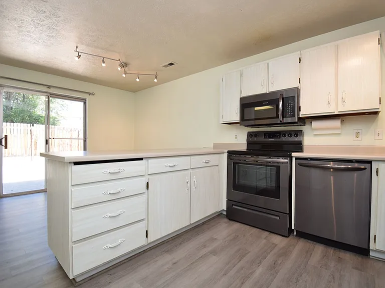 1885 E Jeremy Ct — Photo 18