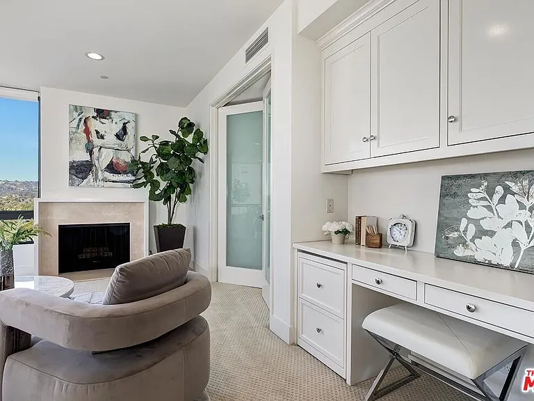 10350 Wilshire Blvd #1102 — Photo 8