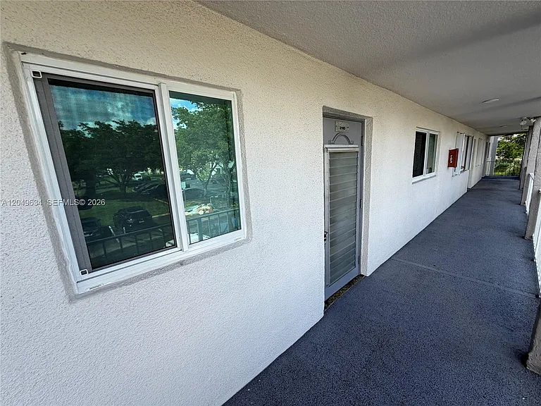 8135 Sunrise Lakes Blvd #210 — Photo 34
