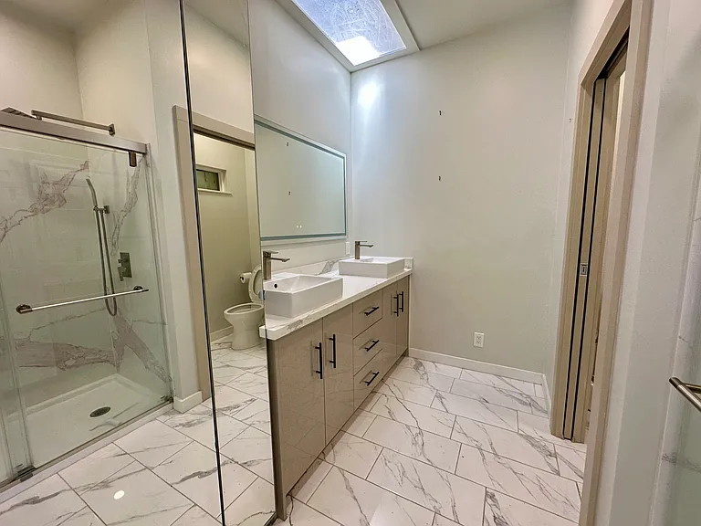 121 Sweeney Ct — Photo 8