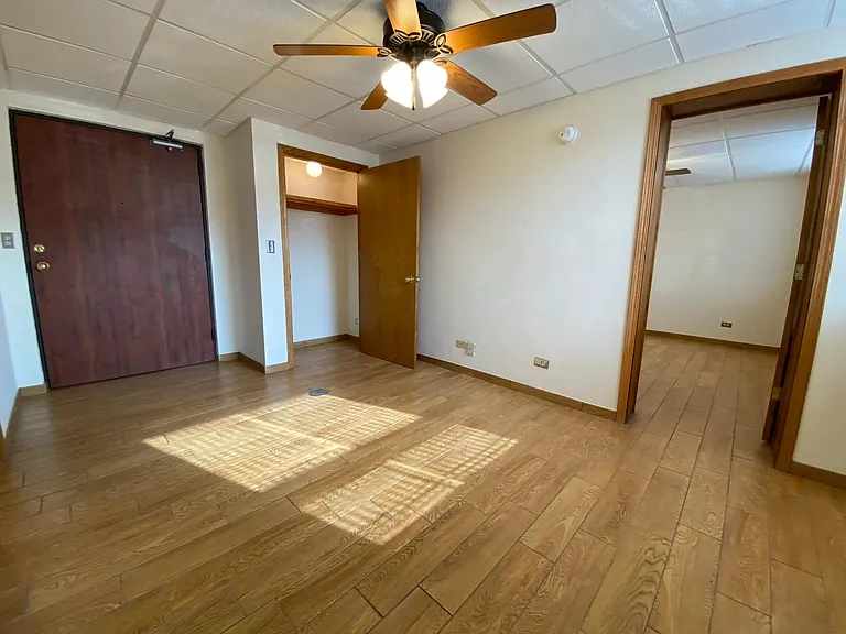 620 W Belmont — Photo 21