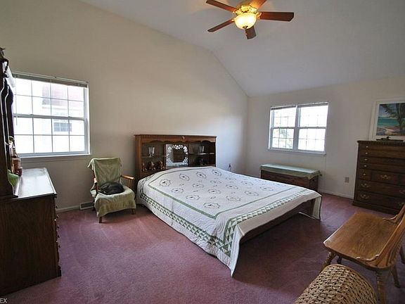 2nd image of 26951 Glenside Ct