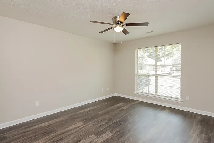 1649 Meadow Oak Ct — Photo 8