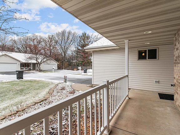 3rd image of 2630 Havenwood Dr #B-2