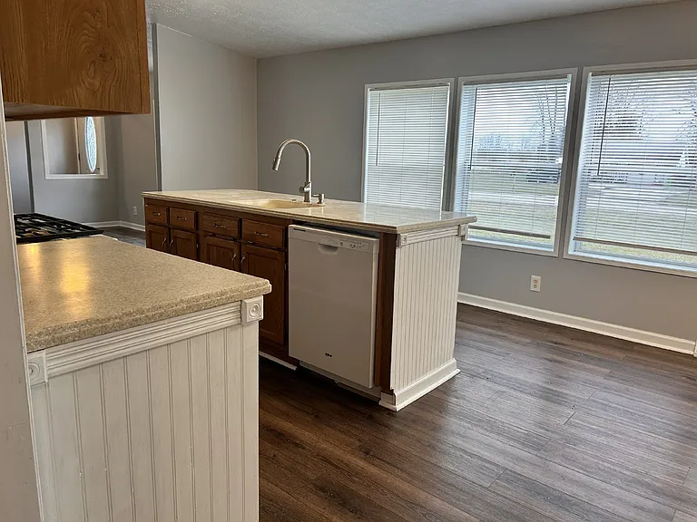 5024 Shamrock Way — Photo 25