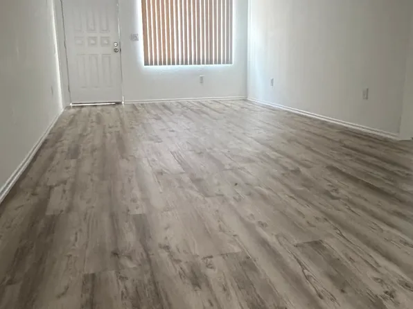 7443 Haskell Ave #101, Van Nuys, CA 91406
