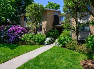 180 Glenbrook Rd APT 63, Stamford, CT 06902