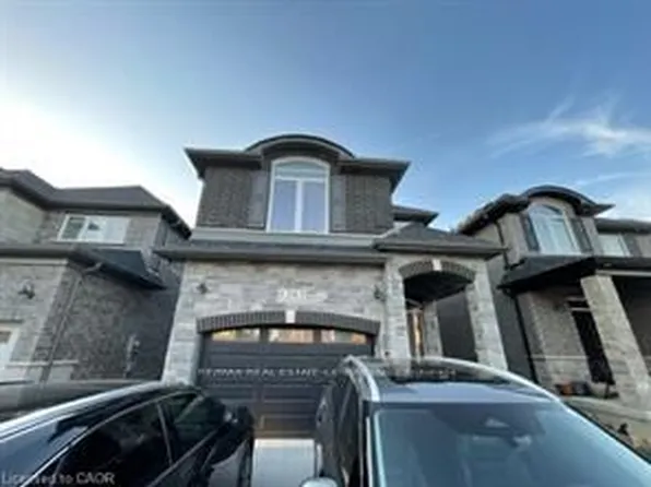 34 Pondcliffe Dr, Kitchener, ON N2R 0M3