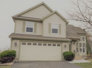 15 Lenox Ct, South Elgin, IL 60177