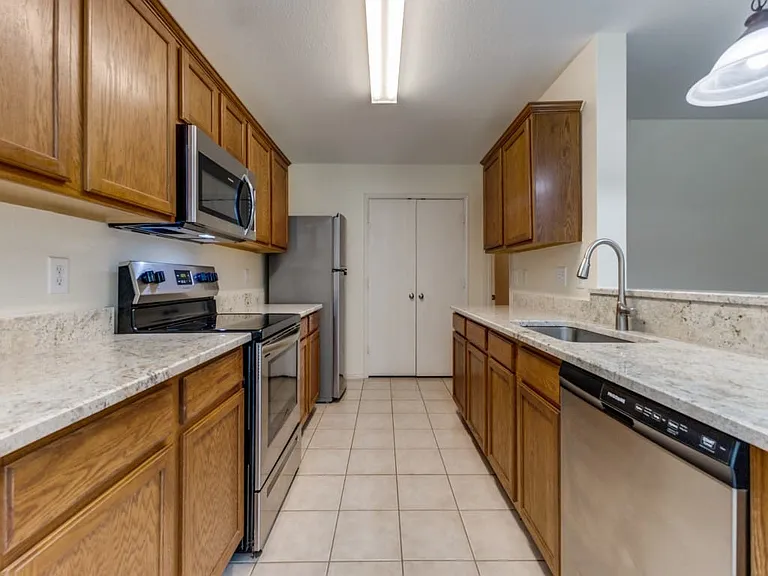 2056 Riverbirch Ln — Photo 4
