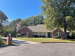 1st image of 1115 Blue Jay Ln