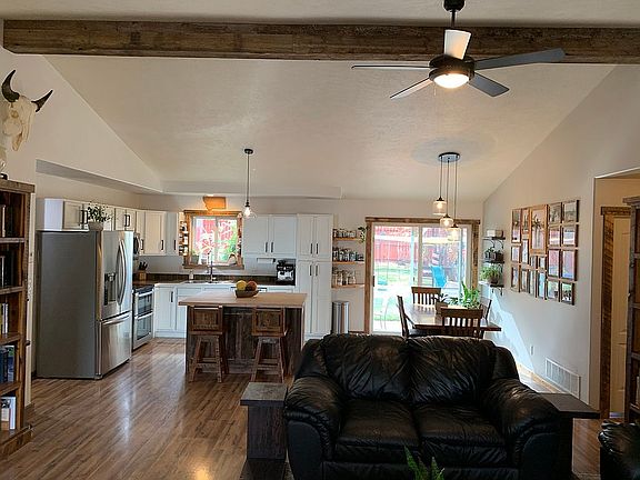 4th image of 2808 Donna Ave