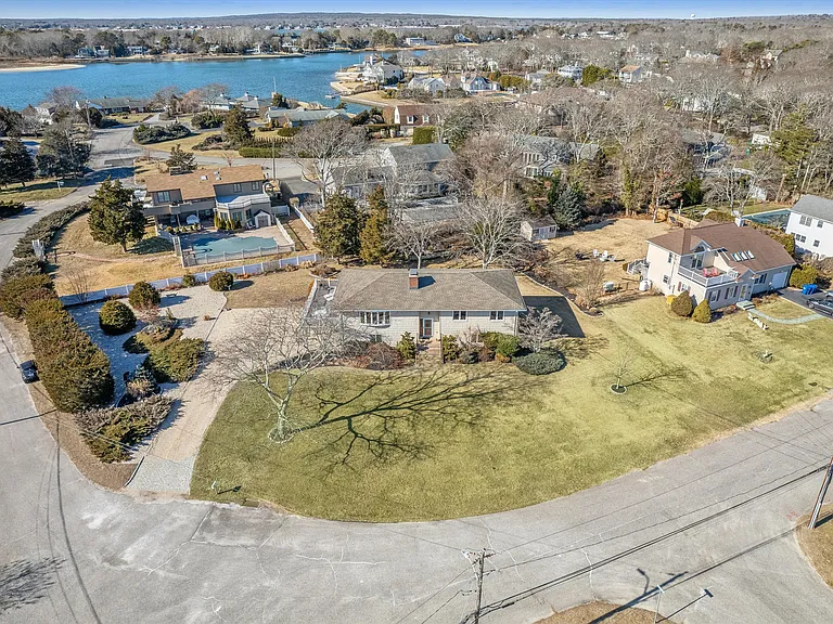 36 Nautilus Dr — Photo 28