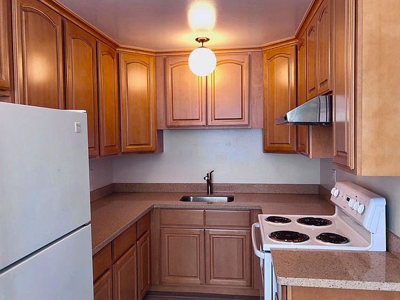 2nd image of 50 Stanyan St APT 102