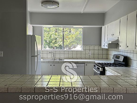 5th image of 1933 4th Ave