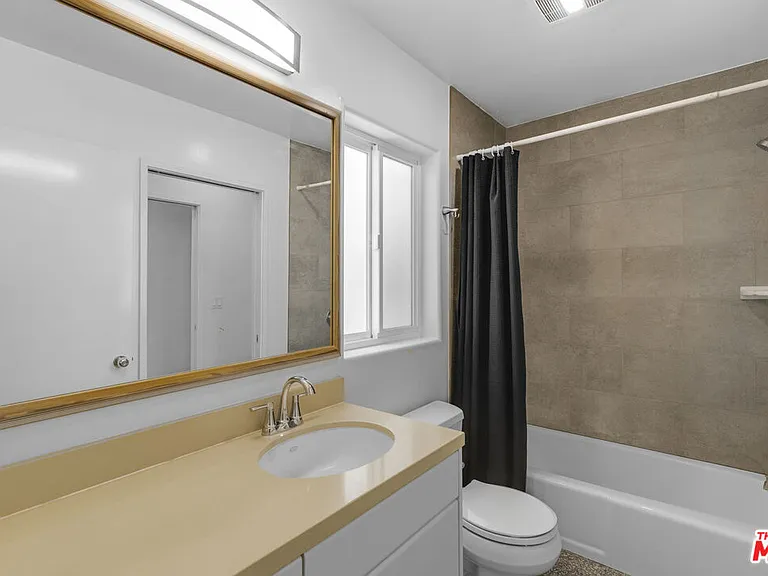 115 Galleon St #B — Photo 20