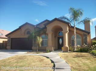 9404 Degranvelle Dr, Bakersfield, CA