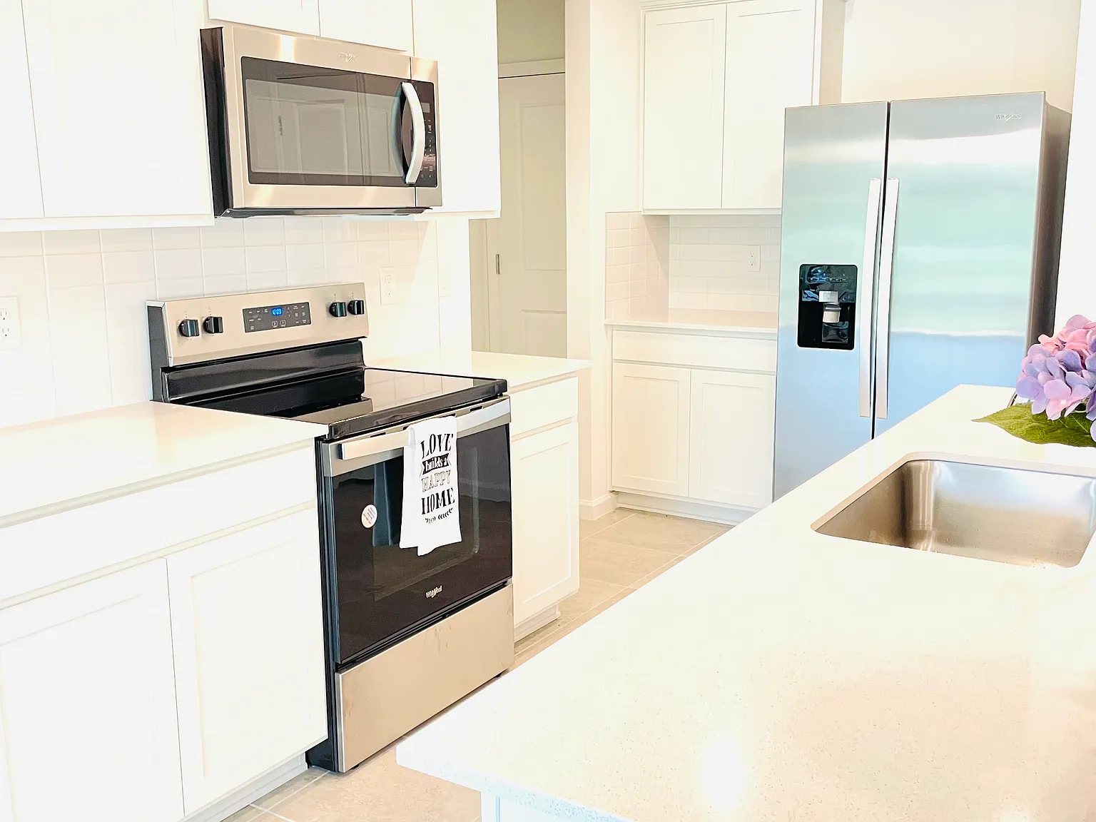 3 bed, 1816 sqft, $2,550 — Photo 4