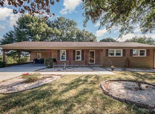 910 Woodland Dr, Shelby, NC 28150